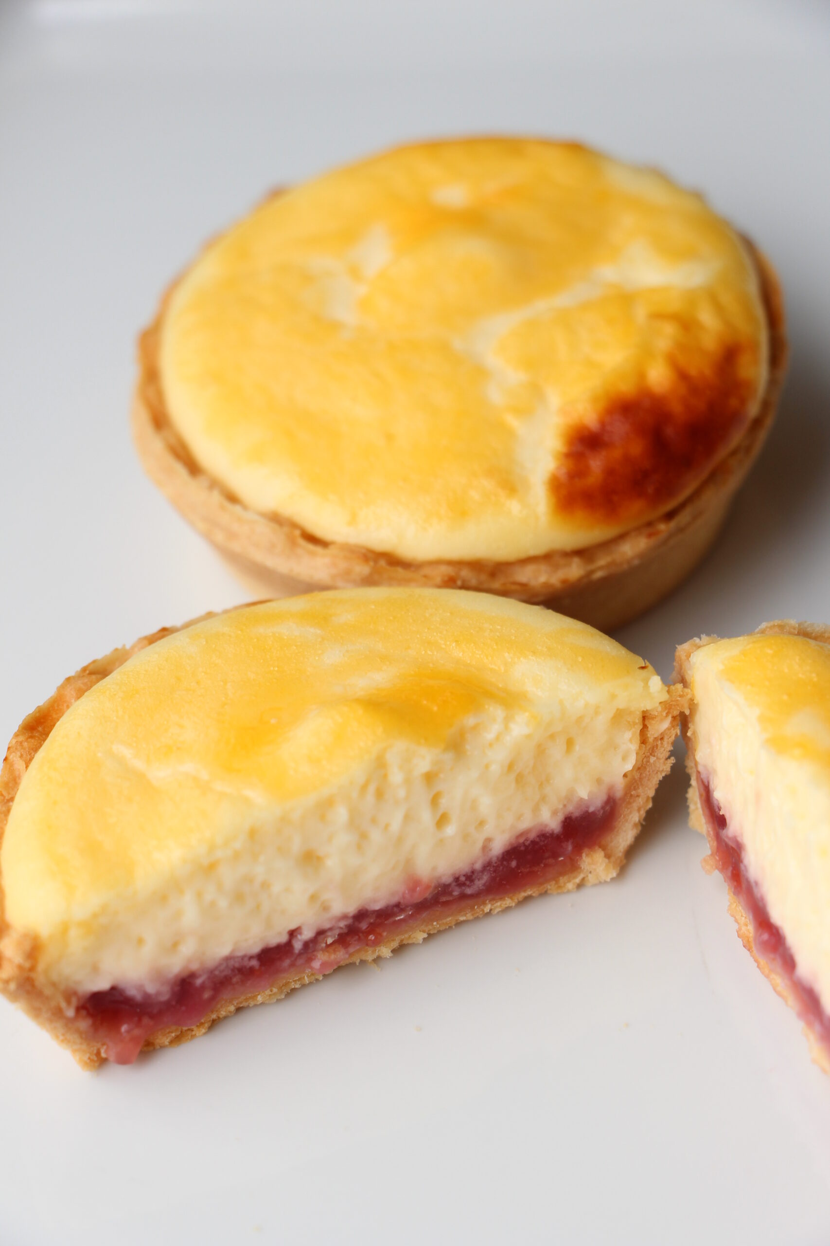 太陽のいちごチーズパイを販売再開しました